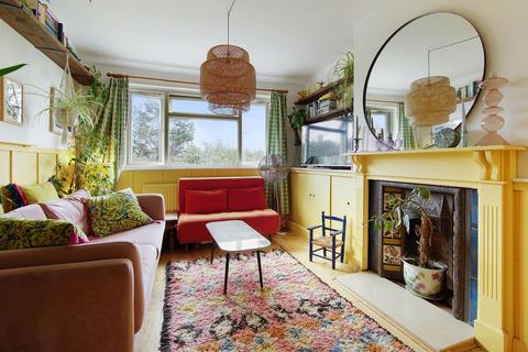 2 bedroom maisonette for sale, Meadowview Road, Catford