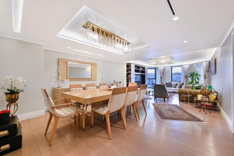 3 bedroom apartment to rent, Riverside Court, Nine Elms Lane, London, SW8