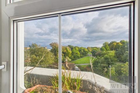 2 bedroom flat for sale, Anglesea Terrace, St. Leonards-On-Sea