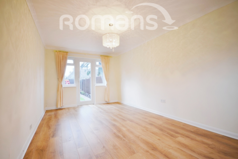 3 bedroom house to rent, Queen Mary Avenue, Basingstoke, RG21