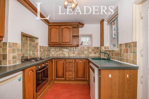 2 bedroom terraced house to rent, Tennis Walk, WR1