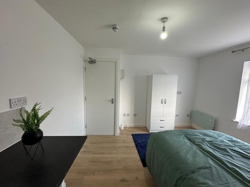 Room d room 2.jpeg