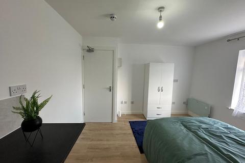 1 bedroom in a house share to rent, 85 Radcliffe Road, Belmont Circtle, Harrow
