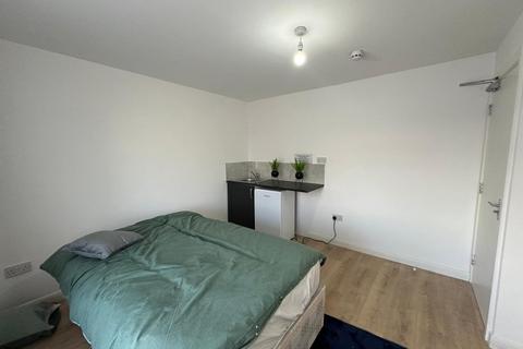 1 bedroom in a house share to rent, 85 Radcliffe Road, Belmont Circtle, Harrow