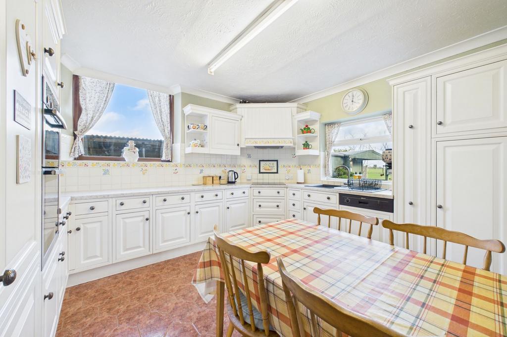 Kitchen / Breakfast Room