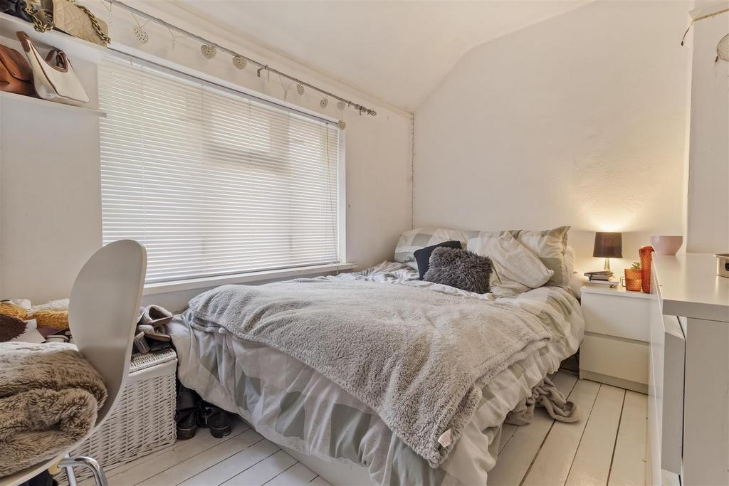 26 Morland Ave-006.jpg