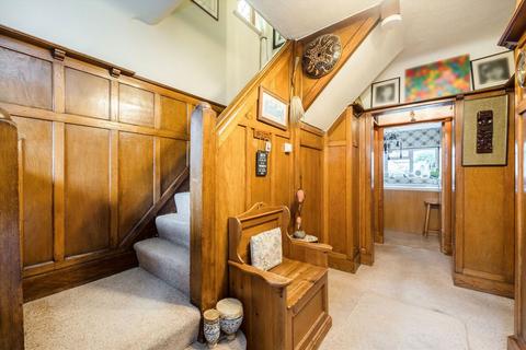undefined, Avondale Avenue, Esher KT10