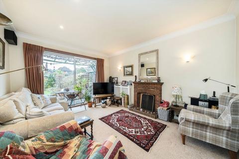 undefined, Avondale Avenue, Esher KT10