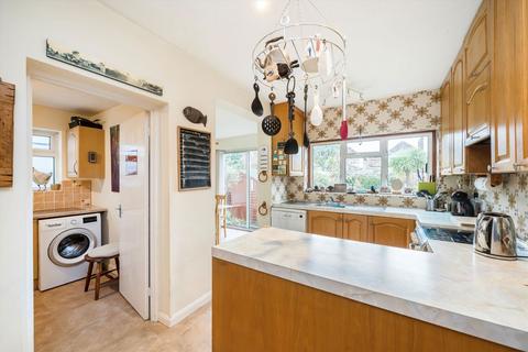 undefined, Avondale Avenue, Esher KT10