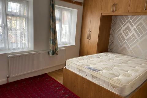 1 bedroom flat to rent, Southall, UB2