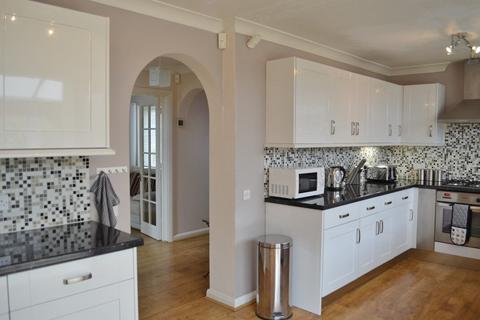 3 bedroom detached house to rent, Yeftly Drive, Littlemore, Oxford, OX4