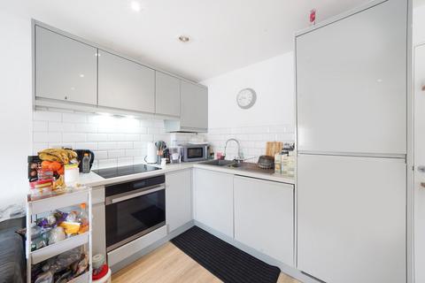 1 bedroom flat to rent, Lodge Road, Croydon, CR0