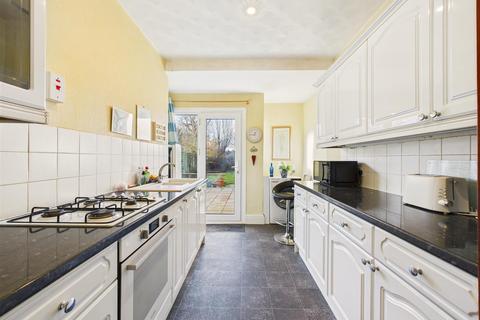 3 bedroom terraced house for sale, Beverley Road, Hessle