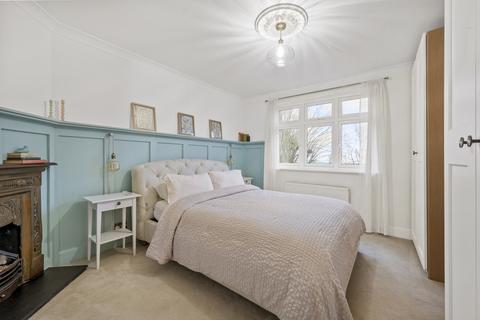 undefined, Cannon Hill Lane, Raynes Park SW20