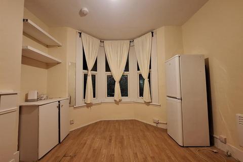 1 bedroom flat to rent, Fairbourne Road, London