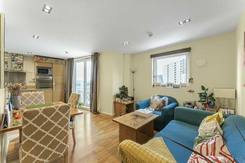 2 bedroom flat to rent, Limeharbour, London, E14