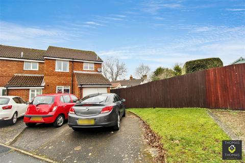3 bedroom semi-detached house for sale, Gladiator Close, Brockworth