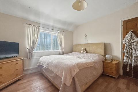 undefined, Austin Waye, Uxbridge, UB8