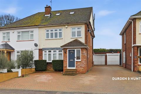 Marks Avenue, Ongar CM5