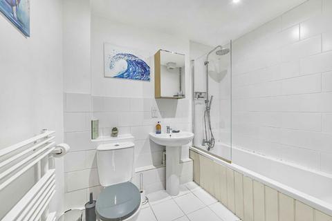 2 bedroom flat for sale, Larkhall Lane, London SW4