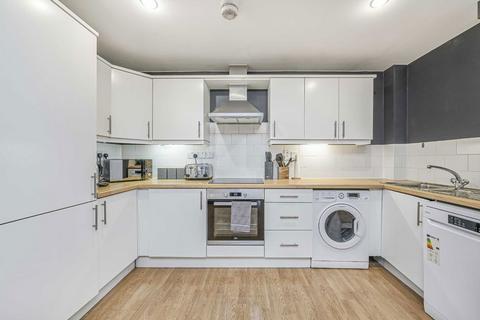 2 bedroom flat for sale, Larkhall Lane, London SW4
