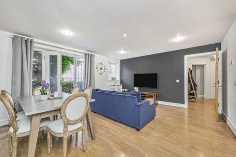 2 bedroom flat for sale, Larkhall Lane, London SW4