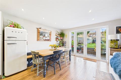 4 bedroom bungalow for sale, Chestnut Avenue, Suffolk NR32