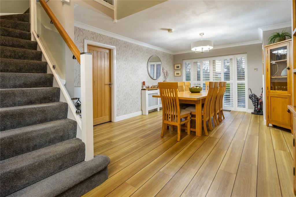 Hallway/ Dining Room