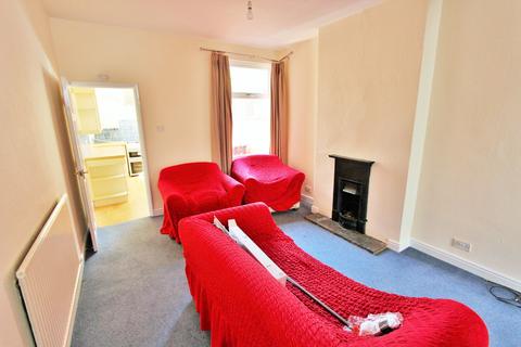 2 bedroom terraced house to rent, Ullswater Street, Leicester, LE2