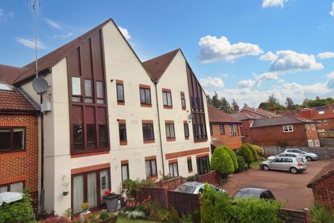 1 bedroom apartment for sale, Rex Court, Haslemere, Surrey, GU27