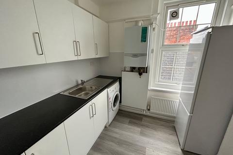 undefined, BOSCOMBE, 2 DOUBLE BEDROOM FLAT WITH PRIVATE ROOF TERRACE