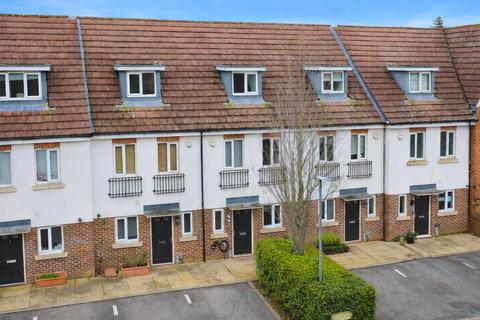 3 bedroom terraced house for sale, Eastbrook Way, Hemel Hempstead HP2