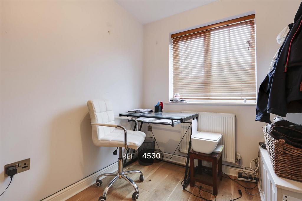 Bedroom / Office