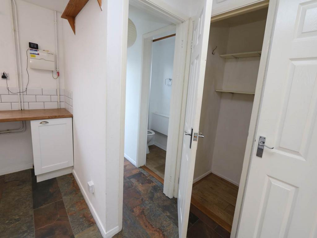 Kitchen to WC and Re