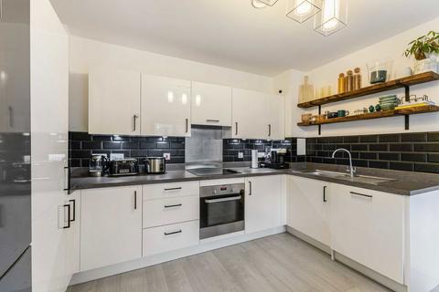 3 bedroom maisonette for sale, Grahame Park Way, London NW9
