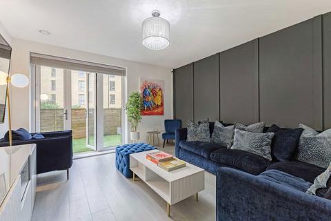 3 bedroom maisonette for sale, Grahame Park Way, London NW9