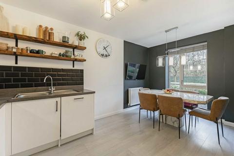 3 bedroom maisonette for sale, Grahame Park Way, London NW9