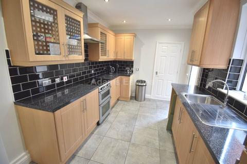 3 bedroom terraced house for sale, Gloucester Road, Reading