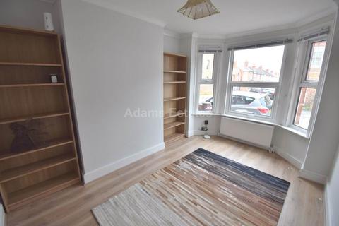 3 bedroom terraced house for sale, Gloucester Road, Reading