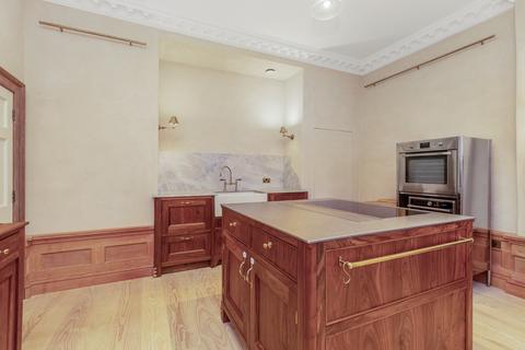 4 bedroom flat to rent, Frederick Street, New Town, Edinburgh, EH2