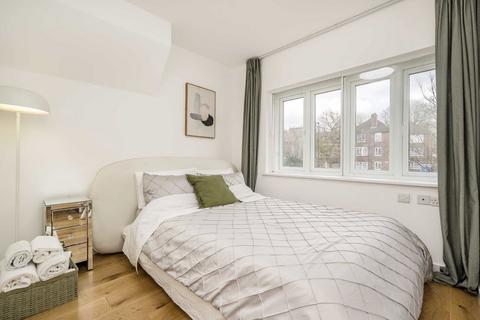 3 bedroom flat for sale, Horn Lane, London W3