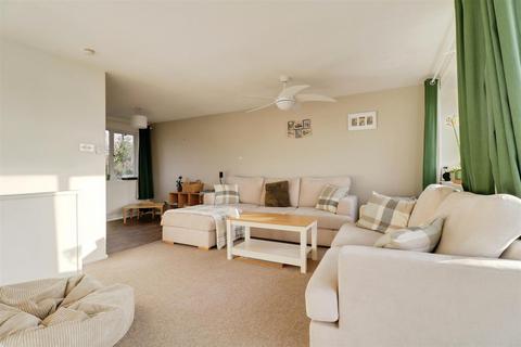 3 bedroom townhouse for sale, Wheelock Close, Alsager