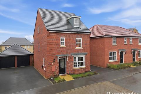 4 bedroom detached house for sale, Mallard Avenue, Dunmow, CM6