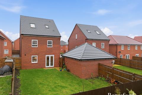 4 bedroom detached house for sale, Mallard Avenue, Dunmow, CM6