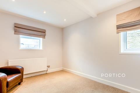 undefined, North Cross Road, London, SE22