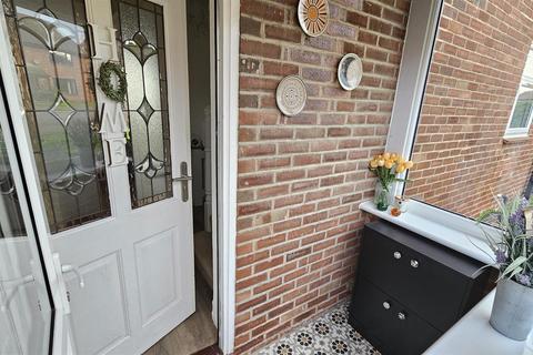 undefined, Trenchard Close, Newton, Nottingham