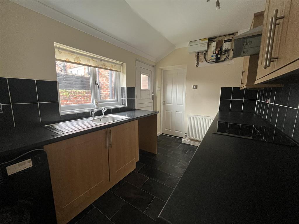 Kitchen...jpg