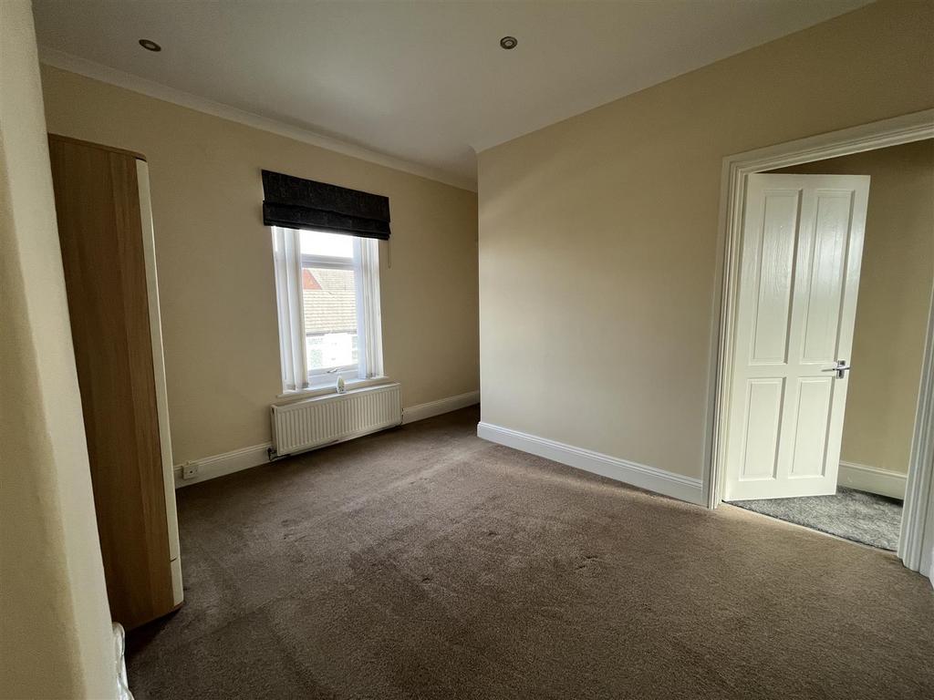Bedroom..jpg