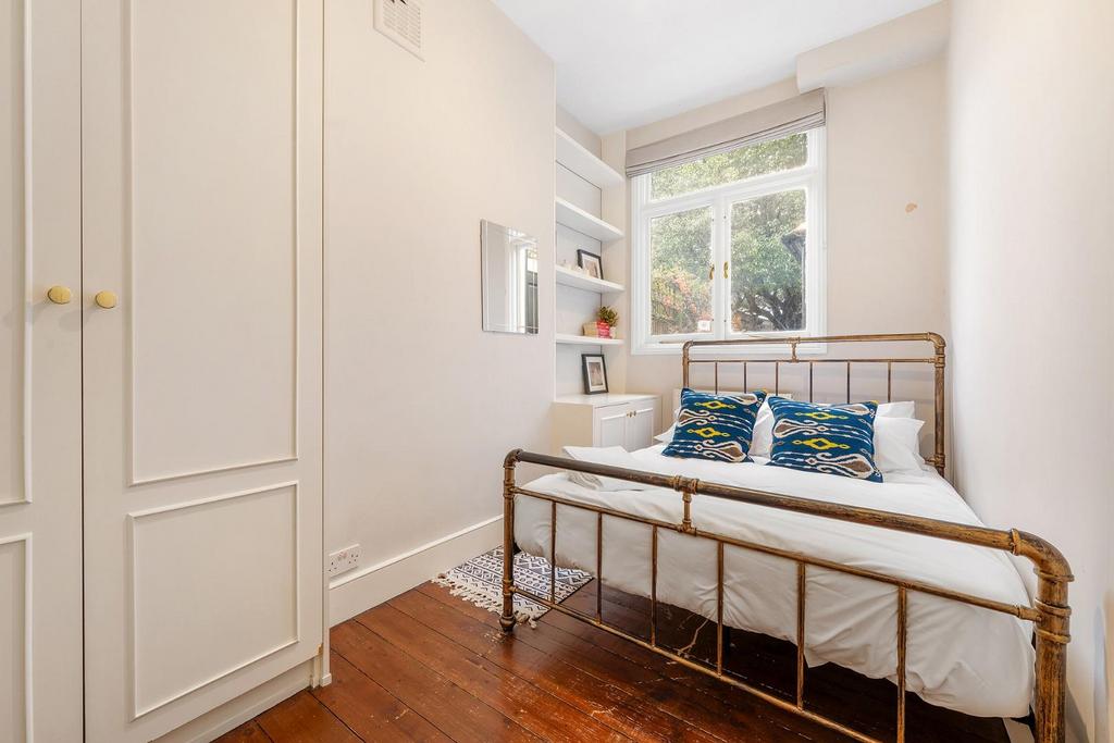Bedroom 2.JPG