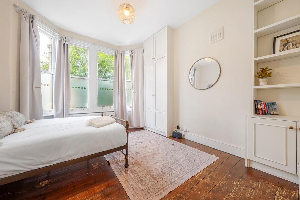 Bedroom 1.JPG